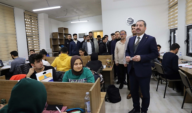 Başkan Baydilli'den Üniversiteye Hazırlanan Öğrencilere Eğitim Desteği