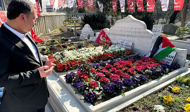 Başkan Baydilli Merhum Erbakan'ın kabrini ziyaret etti