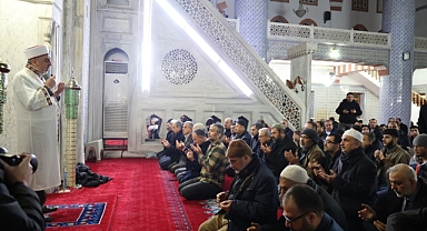 Depremde Hayatını Kaybedenler Dualarla Anıldı