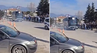 Holiganlar, Karaköprü Belediyespor’un otobüsüne saldırdı!