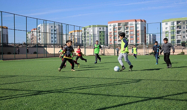 Karaköprü'de çocuklar ara tatili sporla değerlendiriyor
