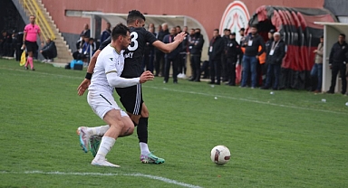 Lider Karaköprü Belediyespor rakibine gol yağdırdı