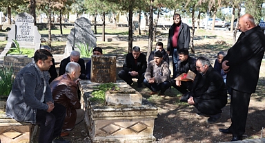 Şanlıurfalı bestekar Abdullah Balak, kabri başında dualarla anıldı