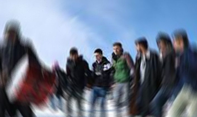 Urfa'da halay çeken gruba davul çaldığı sırada öldü!