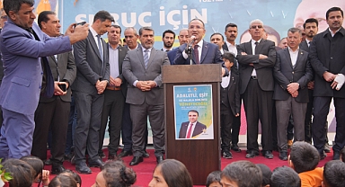 AK Kadrolardan Miting Gibi Açılış