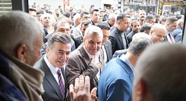 Ak Kadrolardan Miting Gibi Seçim Ofisi Açılışı