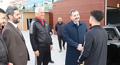 Başkan Baydilli'nin Desteğiyle Karaköprü Belediyespor Şampiyonluğa Koşuyor