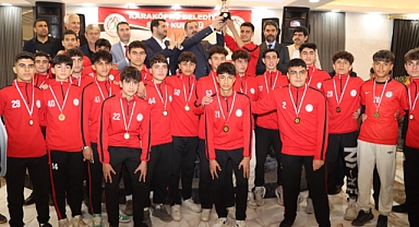 Başkan Baydilli, U-16 Ve U-18 Kategorisi Şampiyoları Buluştu
