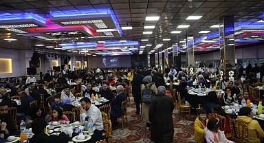 Başkan Beyazgül,hanelerine misafir olduğu vatandaşlara iftar sofrasında buluştu