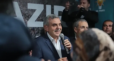 Başkan Beyazgül’ün seçim ofisinde coşkulu destek salona sığmıyor!
