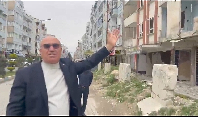 CHP'li Tanal Depremde Hasar Alan Binanın Yıkılmasını İstedi