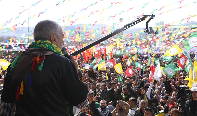 DEM Parti'nin Newroz Etkinliği Urfalıları Coşturdu