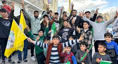 DEM Parti Urfa’da alanları bırakmıyor