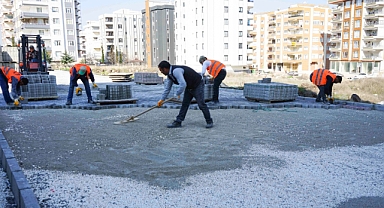 Doğukent’te Yeni Yollar Kilitli Parkeyle Döşeniyor