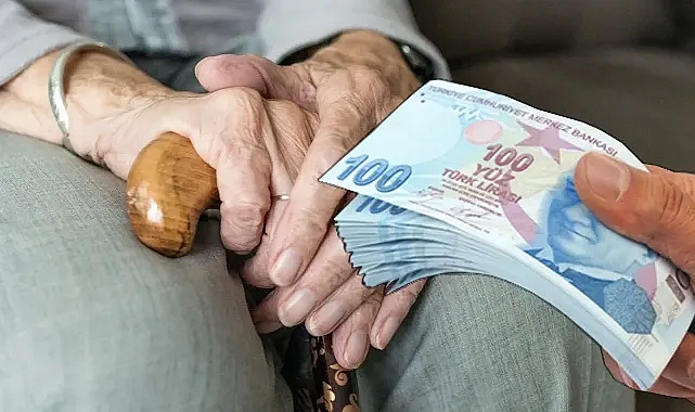 Emeklilere zam olacak mı? AK Parti’nin önemli isminden açıklama geldi!