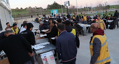 Haliliye’de Ramazan Bereketi İftar Sofrası İle Yaşatılıyor