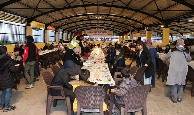 Haliliye'de vatandaşlar iftar sofrasında buluşuyor