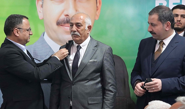 Karaköprü'de Ak Parti'ye katılımlar sürüyor