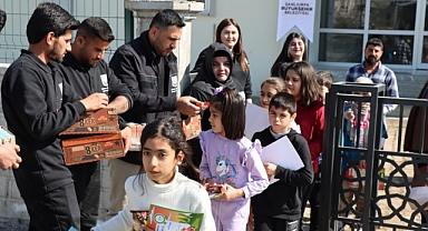 Minik Eller Toprağa Değer Yarınlarımız Yeşerir