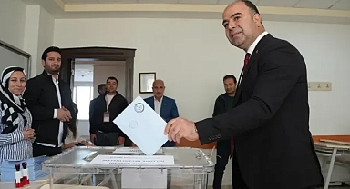Nihat Çiftçi sandık başında sağduyu mesajı verdi