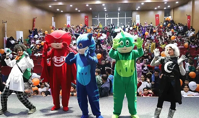 'Pijamaskeliler' Karaköprü'de etkinliklere renk kattı