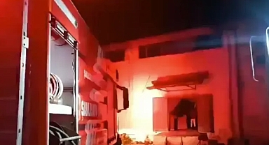 Şanlıurfa'daki fabrikada korkutan yangın!