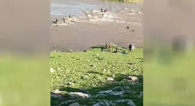 Urfa’da suya kapılan çocuk için arama çalışmaları sürüyor!