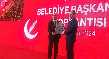 Başkan Çiftçi 'Ahlaklı Belediyecilik Protokolü' belgesini Erbakan'dan aldı