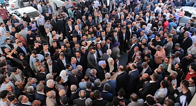 Başkan Gülpınar trafiği olumsuz etkilediği için tebrik kabul adresini değiştirdi!