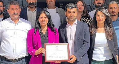 DEM Parti Suruç Belediye Eşbaşkanları mazbatayı aldı!