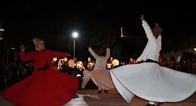 Grup Dergâh Balıklıgöl’de İlahileriyle Mest Etti
