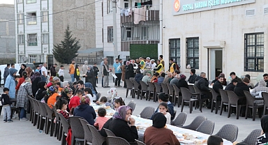 Haliliye'de Vatandaşlar İftar Sofrasında Buluşuyor
