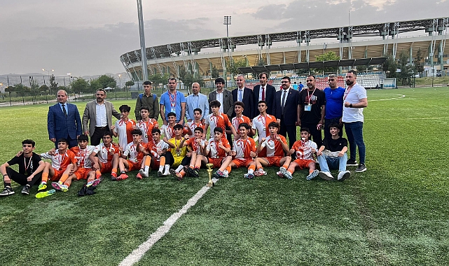 Şanlıurfa Büyükşehir Belediyespor U15-Liginde şampiyon oldu