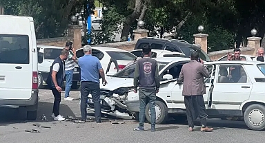 Şanlıurfa'da otomobiller çarpıştı!