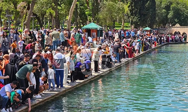 Tatil fırsat oldu! Şanlıurfa ziyaretçi yoğunluğu yaşadı!