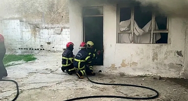 Urfa'da evini ateşe verdi!