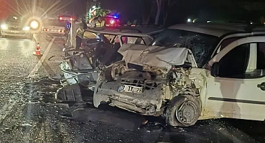 Urfa’da iki araç çarpıştı! Yolda can pazarı yaşandı!