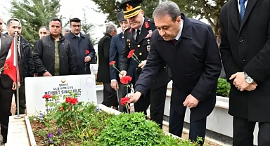 Vali Şıldak Şehitliği ziyaret etti