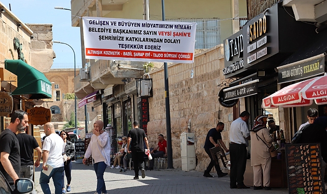 Esnaftan Başkan Şahin'e pankartlı teşekkür!