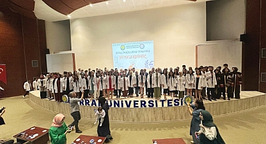 Harran Üniversitesinde Eczacılık Fakültesi Öğrencileri Beyaz Önlüklerini Giydi