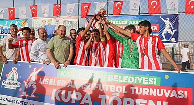 Karaköprü'de liseler arası futbol turnuvası tamamlandı!