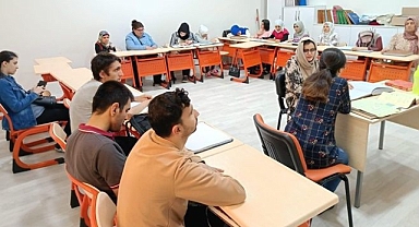 Kur’an-I Kerim'i Parmak Uçlarıyla Hatim Etti