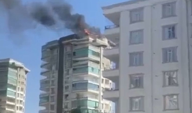 Urfa'da bir binanın çatı katında büyük yangın!