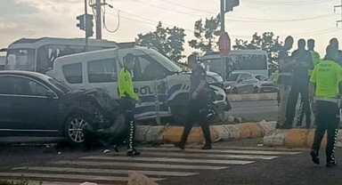 Urfa'da polis aracı ile otomobil çarpıştı! 3'ü polis çok sayıda yaralı var!