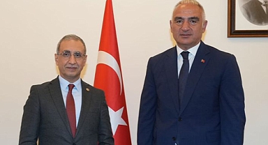 Vekil Dusak Bakan Ersoy ile görüştü! Urfa'nın turizm talepleri iletildi!
