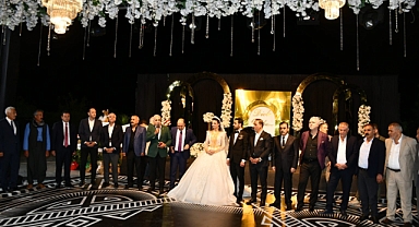 Yıldız ve Mamir Ailesinin Mutlu Günü