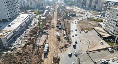 Balıkayağı Bulvarı'nda yol çöktü! 20 gün kapalı olacak!