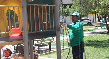 Haliliye Belediyesi İle Parklar Ve Oyun Grupları Yenileniyor