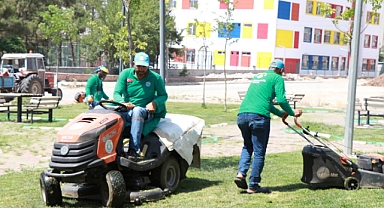 Haliliye Belediyesi parklarda peyzaj çalışmaları devam ediyor