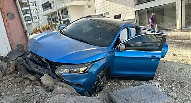Şanlıurfa’da inşaatın sürdüğü yolda kaza!